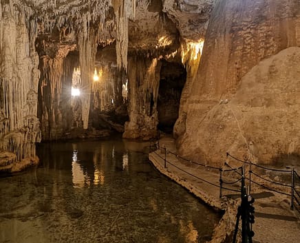 ネプチューンの洞窟(Grotta di Nettuno)